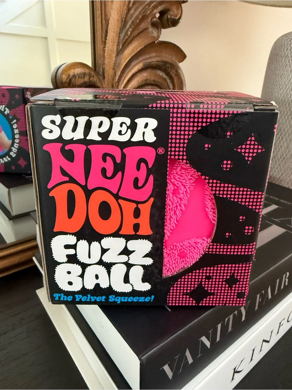 Super NeeDoh Fuzz Ball - Bright Pink